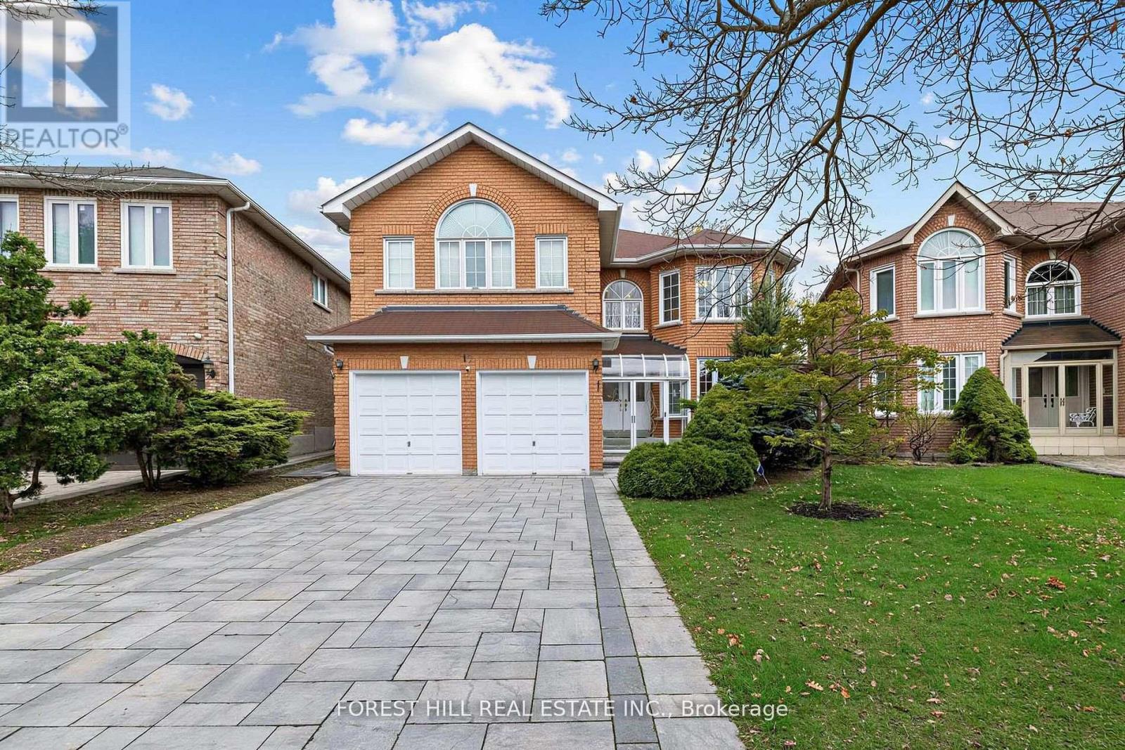17 Lady Lynn Crescent, Richmond Hill, Ontario  L4B 3V5 - Photo 2 - N13447270