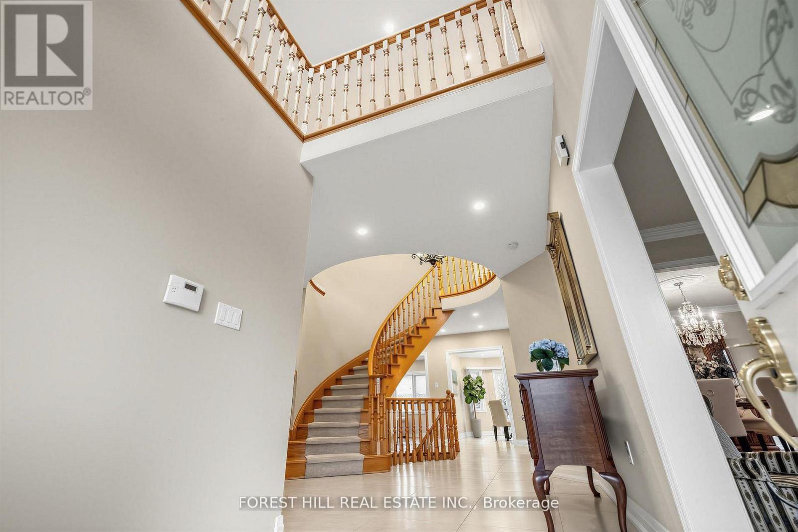 17 Lady Lynn Crescent, Richmond Hill, Ontario  L4B 3V5 - Photo 4 - N13447270