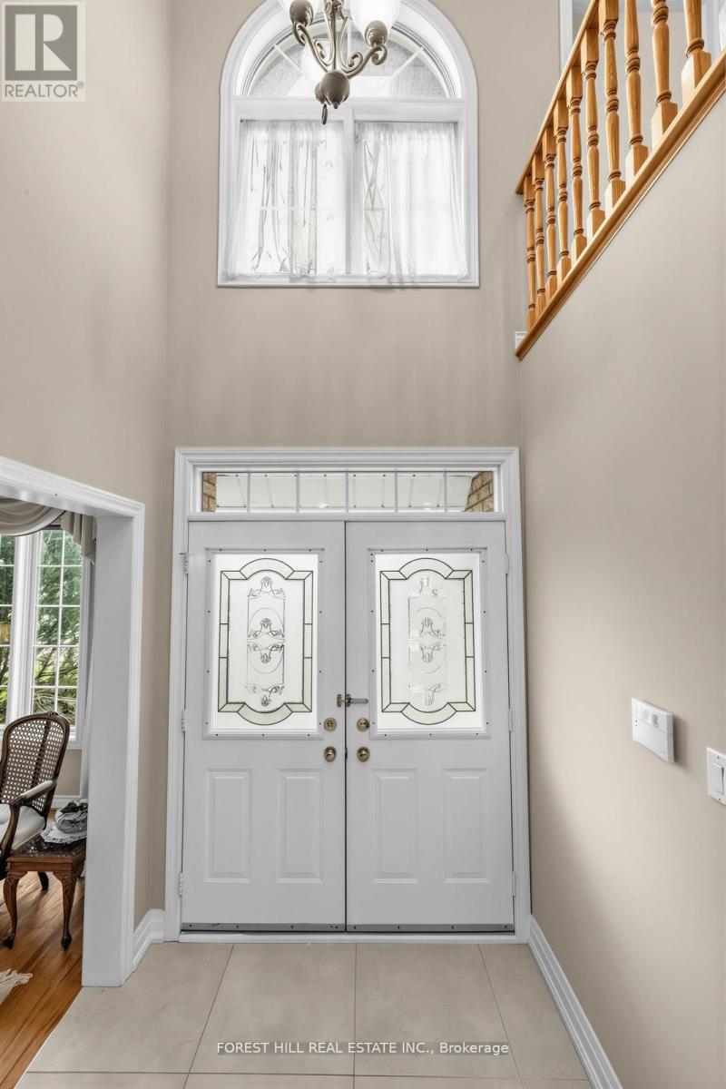 17 Lady Lynn Crescent, Richmond Hill, Ontario  L4B 3V5 - Photo 5 - N13447270