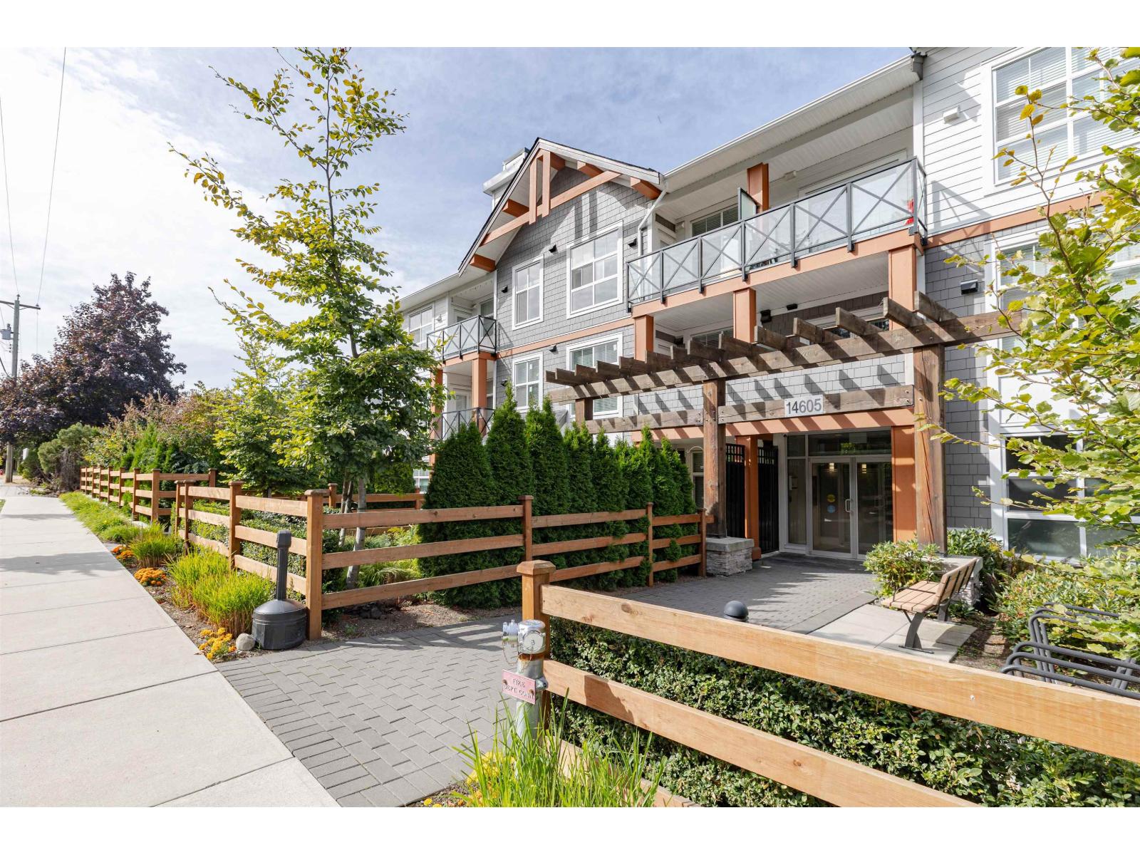 303 14605 MCDOUGALL DRIVE, Surrey, British Columbia