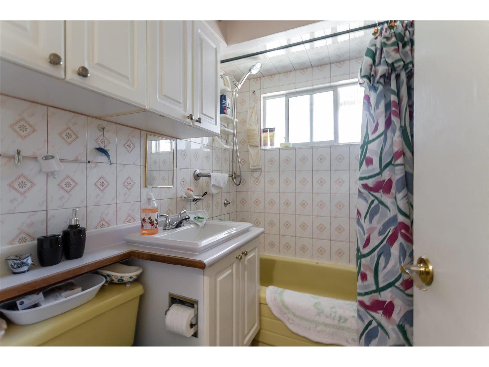 13897 100 Avenue, Surrey, British Columbia  V3T 1J4 - Photo 11 - R3154894