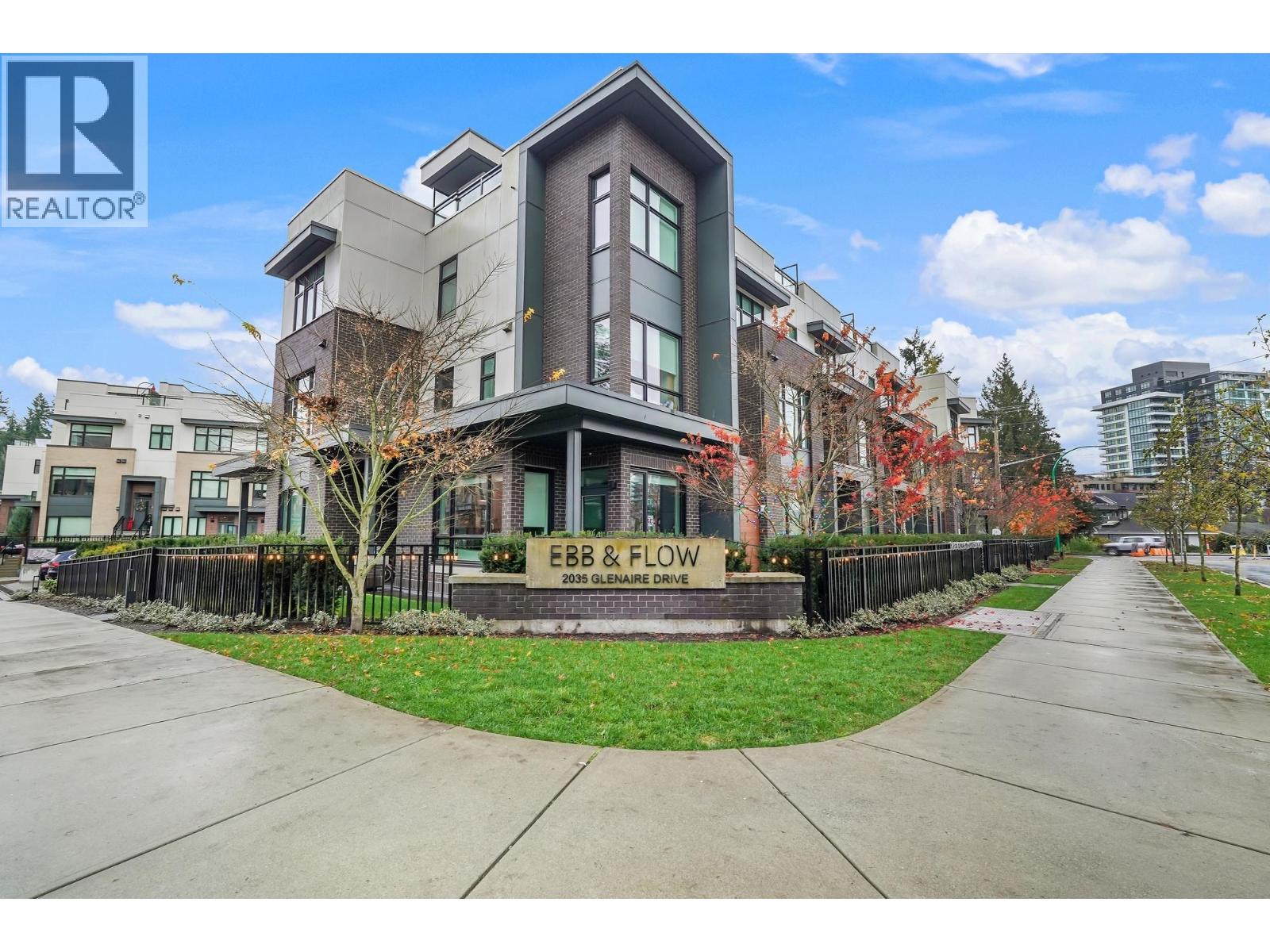 124 2035 Glenaire Drive, North Vancouver, British Columbia  V7P 1Y2 - Photo 1 - R3133146