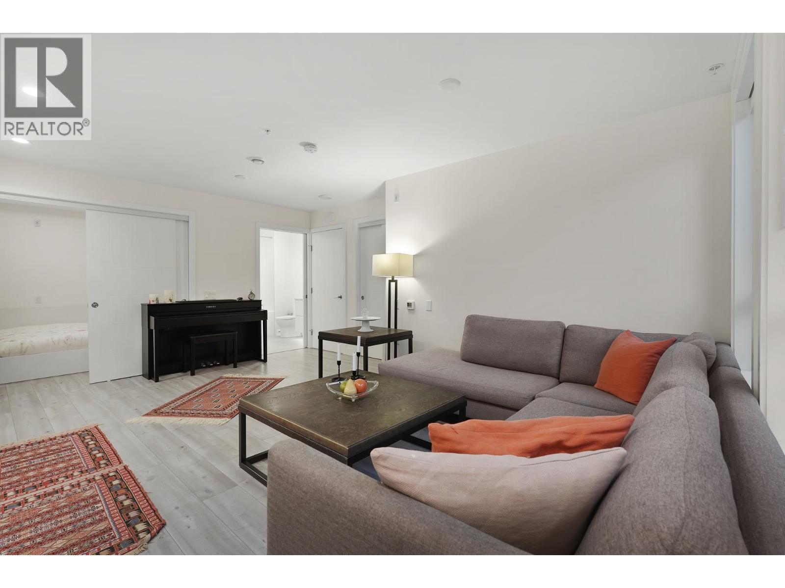 124 2035 Glenaire Drive, North Vancouver, British Columbia  V7P 1Y2 - Photo 4 - R3133146
