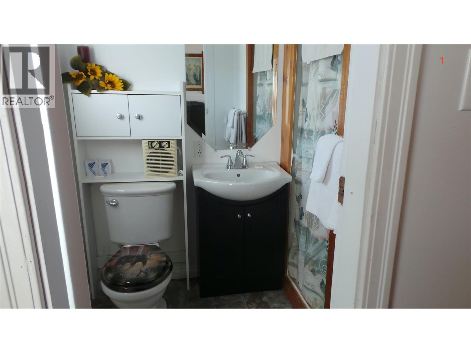 6532 Wasa Lake Park Drive, Wasa, British Columbia  V0B 2K0 - Photo 14 - 10395311