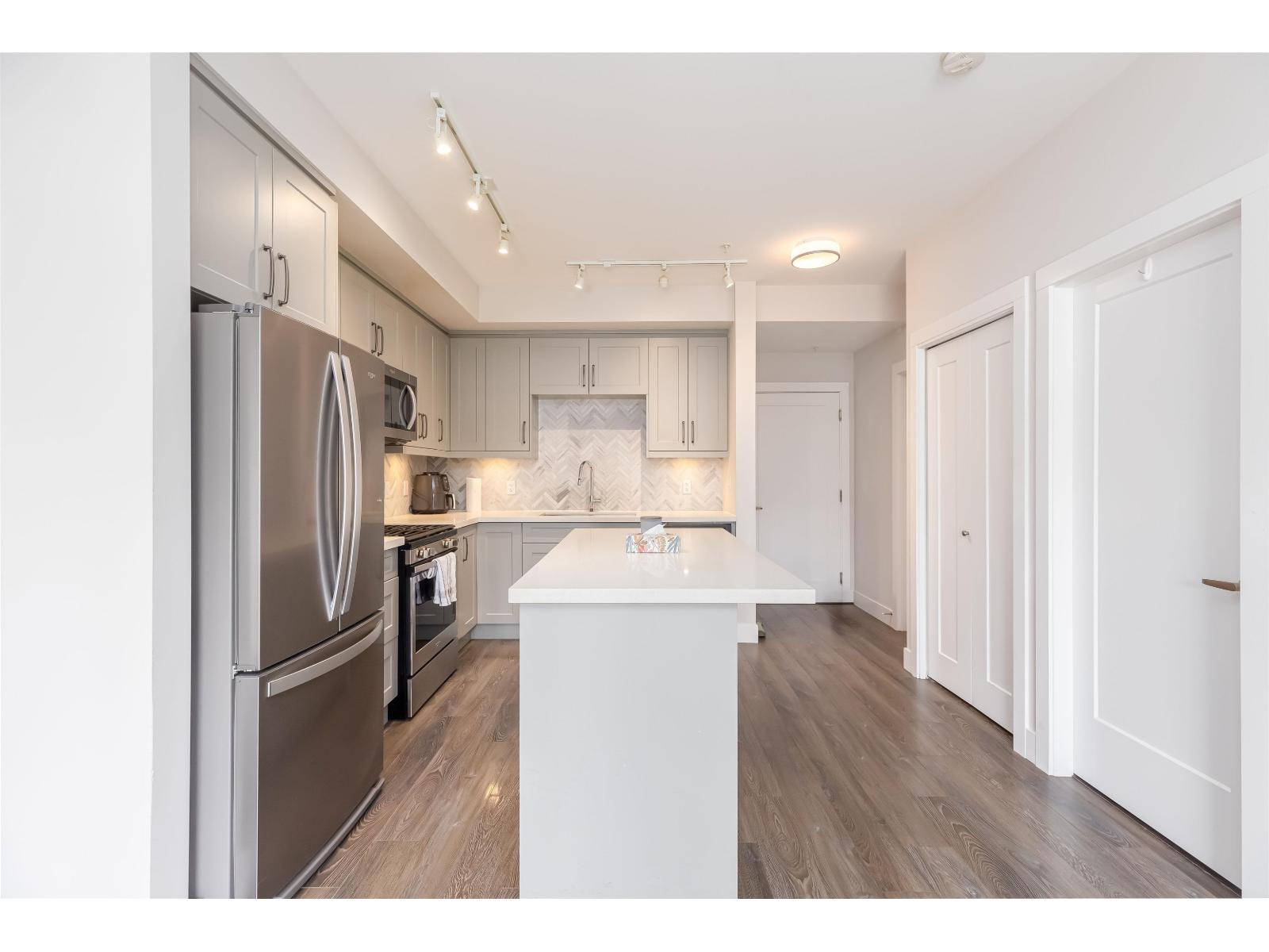 303 14605 Mcdougall Drive, Surrey, British Columbia  V4P 0G7 - Photo 6 - R3154949