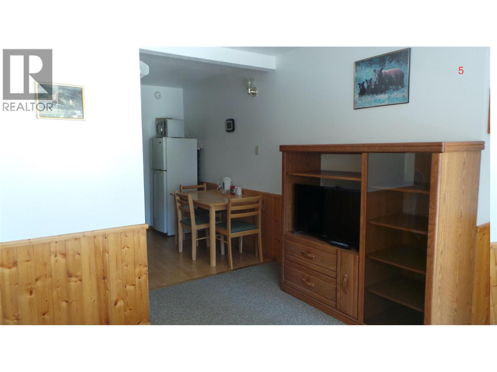 6532 Wasa Lake Park Drive, Wasa, British Columbia  V0B 2K0 - Photo 17 - 10395311