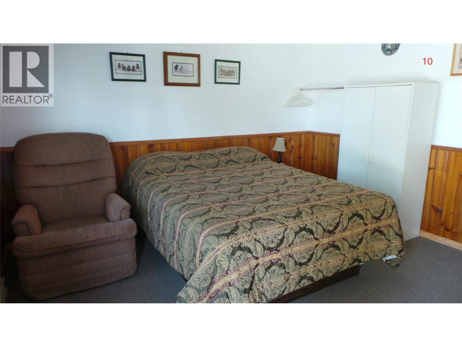 6532 Wasa Lake Park Drive, Wasa, British Columbia  V0B 2K0 - Photo 10 - 10395311