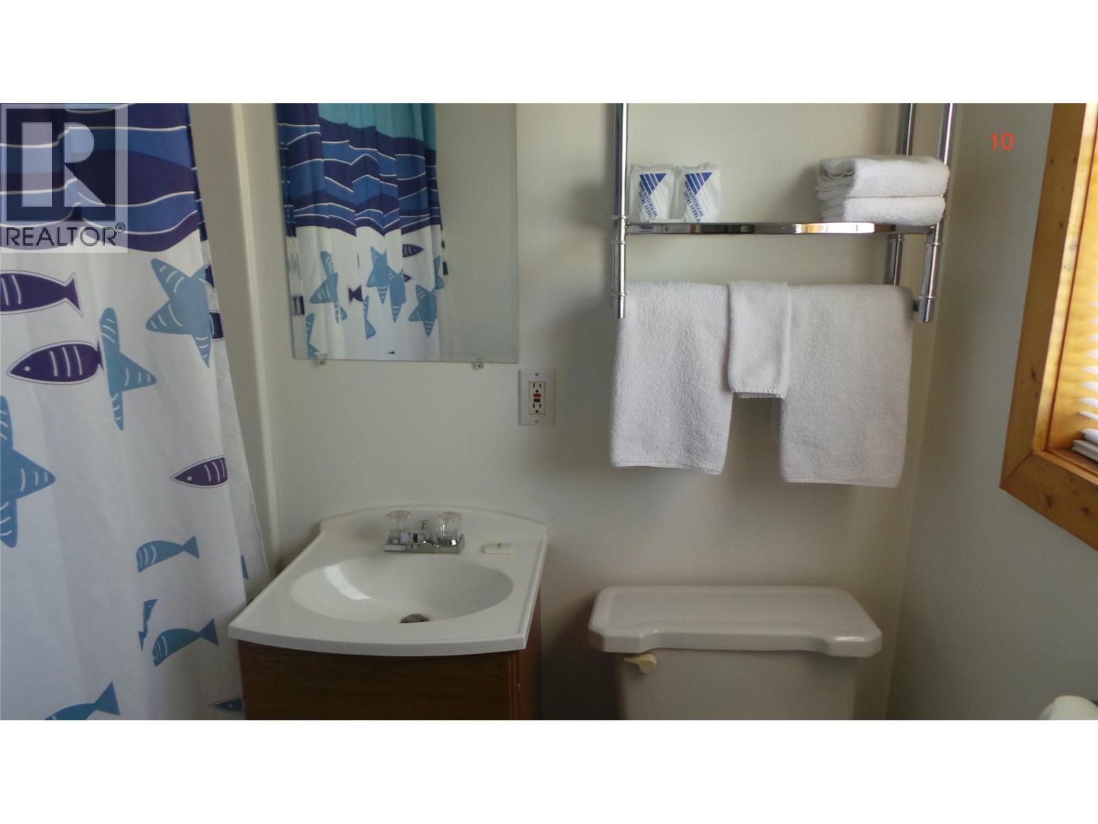6532 Wasa Lake Park Drive, Wasa, British Columbia  V0B 2K0 - Photo 20 - 10395311