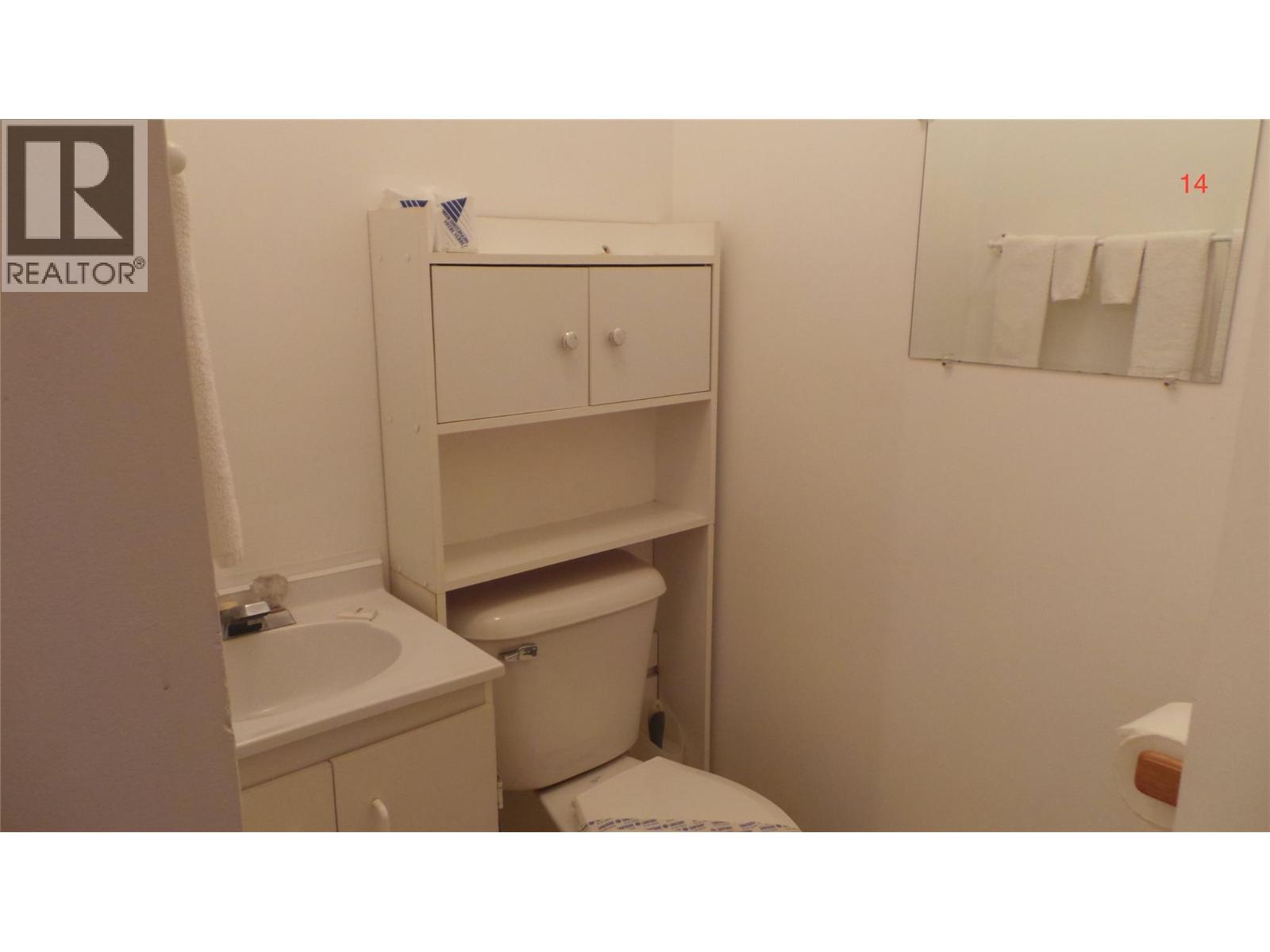 6532 Wasa Lake Park Drive, Wasa, British Columbia  V0B 2K0 - Photo 21 - 10395311
