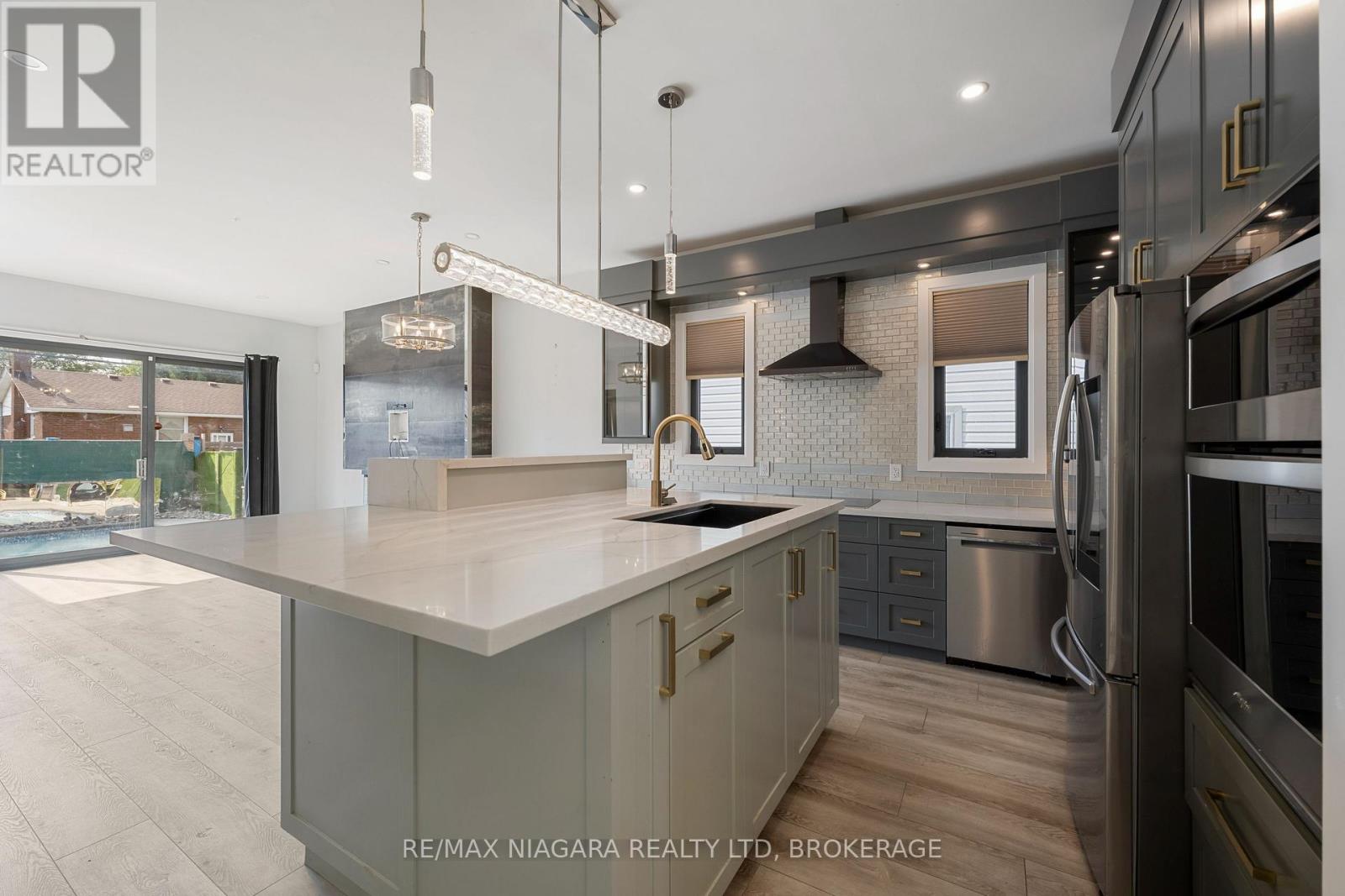 31 Berkshire Drive, St. Catharines, Ontario  L2M 0C2 - Photo 9 - X13664696