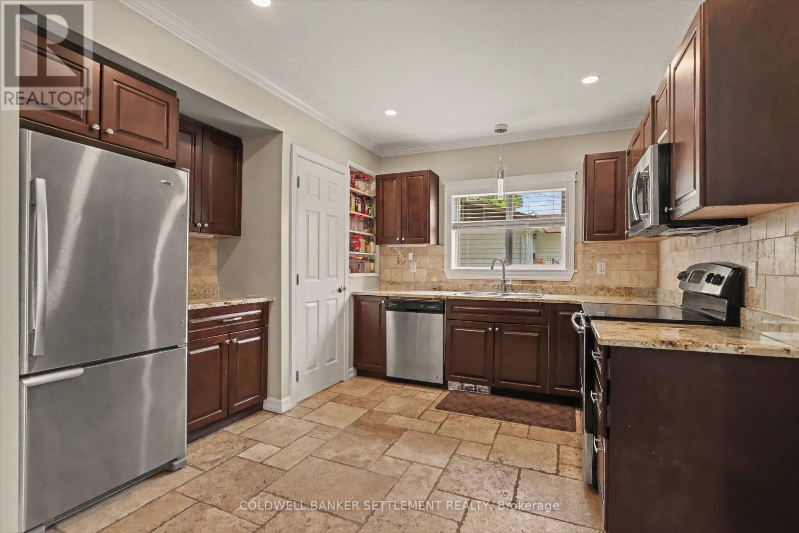 7 Alvin Street, Perth, Ontario K7H 2V8 - Photo 10 - X13664662