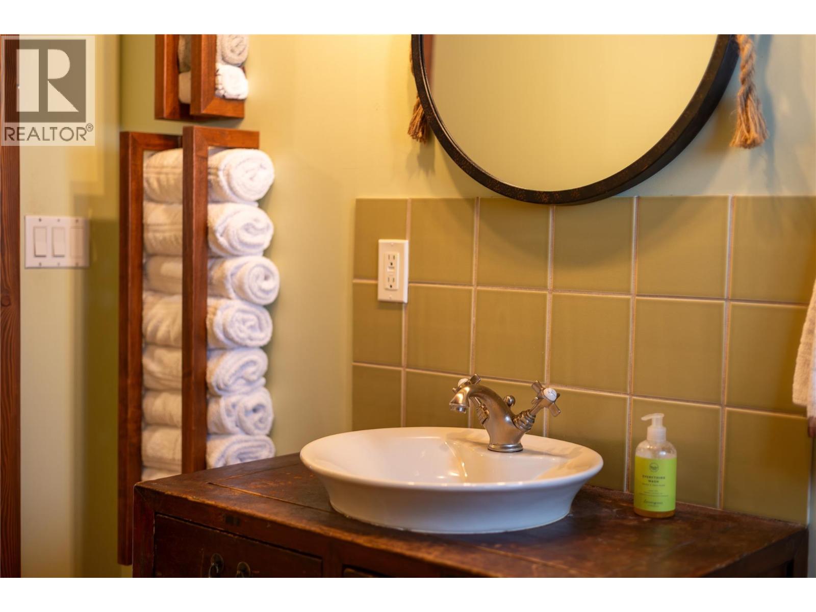 3697 Blewett Road, Nelson, British Columbia  V1L 6V8 - Photo 29 - 10379808