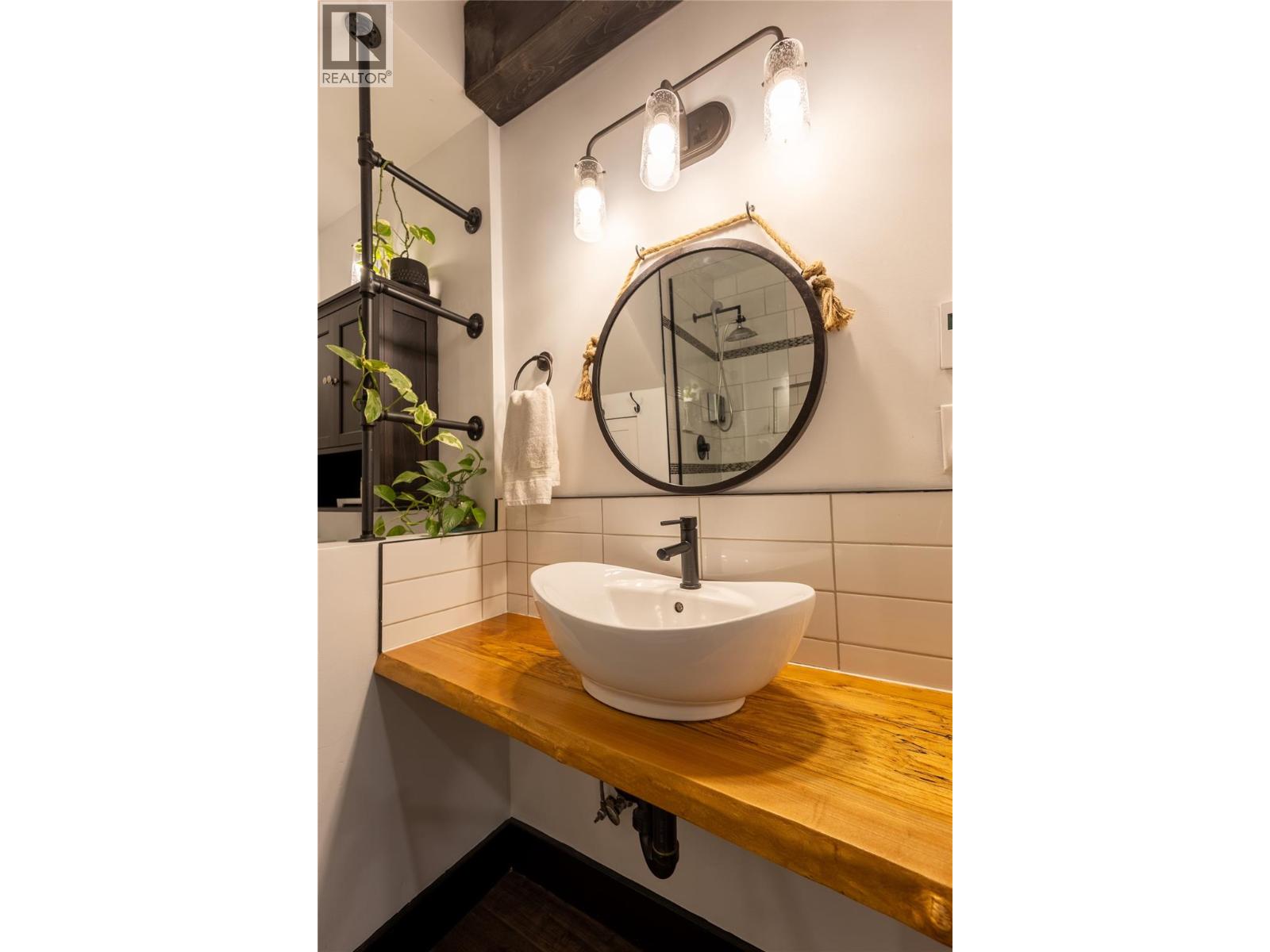 3697 Blewett Road, Nelson, British Columbia  V1L 6V8 - Photo 76 - 10379808