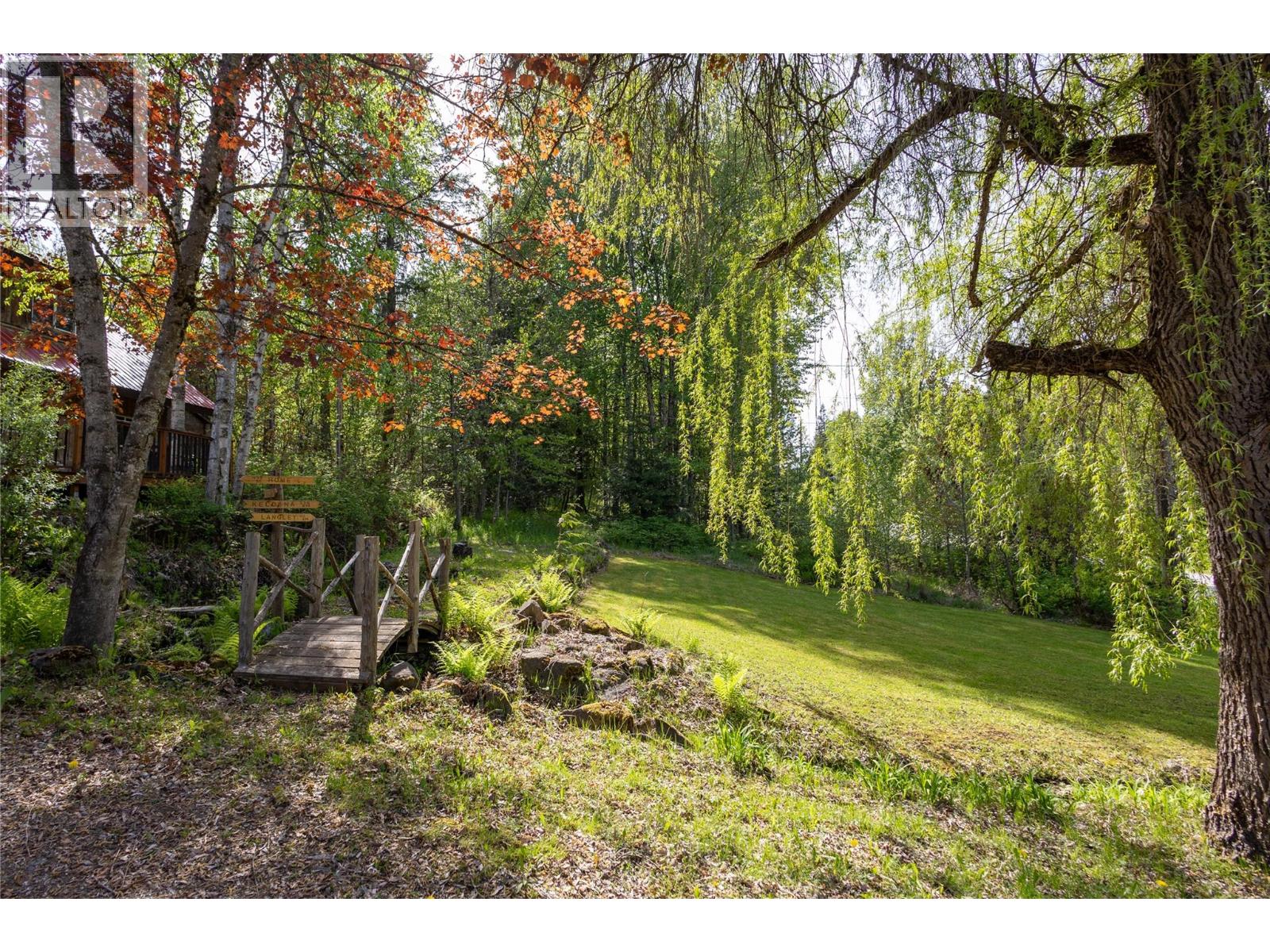 3697 Blewett Road, Nelson, British Columbia  V1L 6V8 - Photo 3 - 10379808