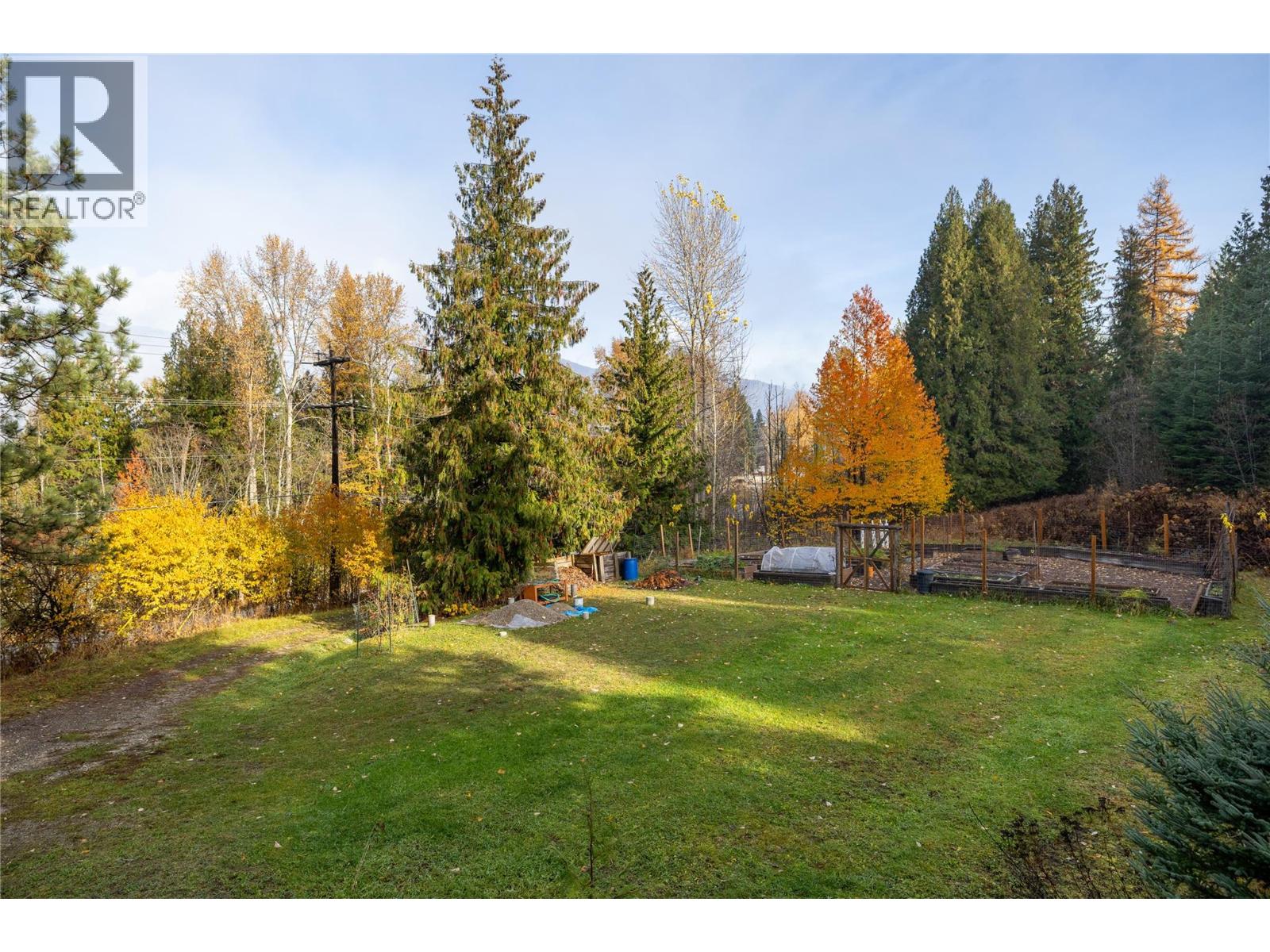 3697 Blewett Road, Nelson, British Columbia  V1L 6V8 - Photo 12 - 10379808