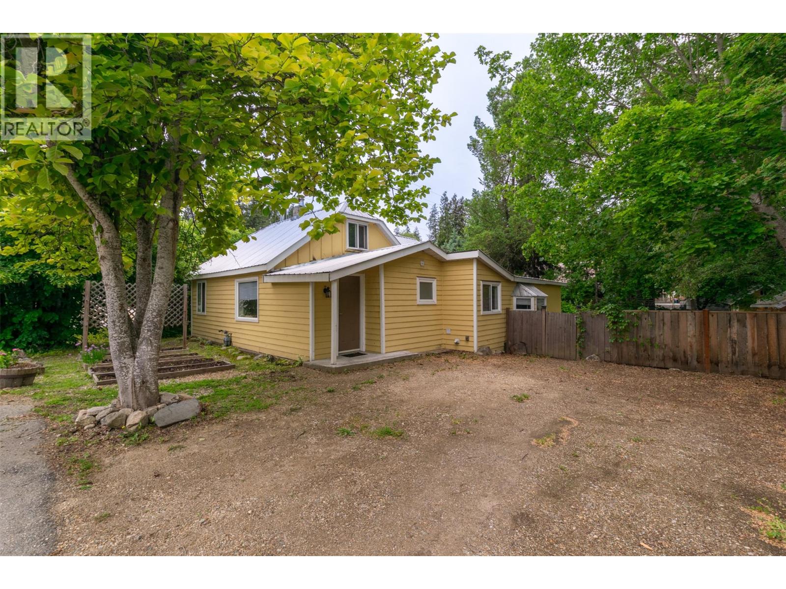5081 70 Avenue NE, Salmon Arm, British Columbia  V0E 1K0 - Photo 2 - 10390491