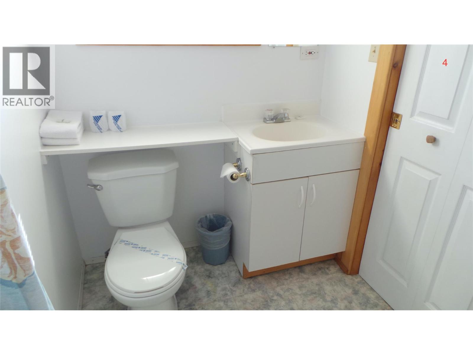 6532 Wasa Lake Park Drive, Wasa, British Columbia  V0B 2K0 - Photo 68 - 10395436