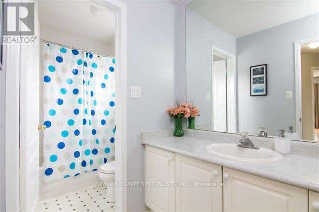 Main & 2nd - 10 Treepark Street, Brampton, Ontario L6R 1T3 - Photo 12 - W13664636