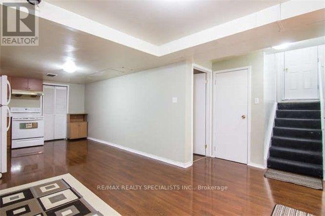 Main & 2nd - 10 Treepark Street, Brampton, Ontario L6R 1T3 - Photo 14 - W13664636
