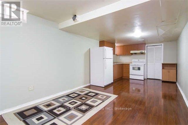 Main & 2nd - 10 Treepark Street, Brampton, Ontario L6R 1T3 - Photo 15 - W13664636