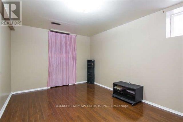 Main & 2nd - 10 Treepark Street, Brampton, Ontario L6R 1T3 - Photo 16 - W13664636