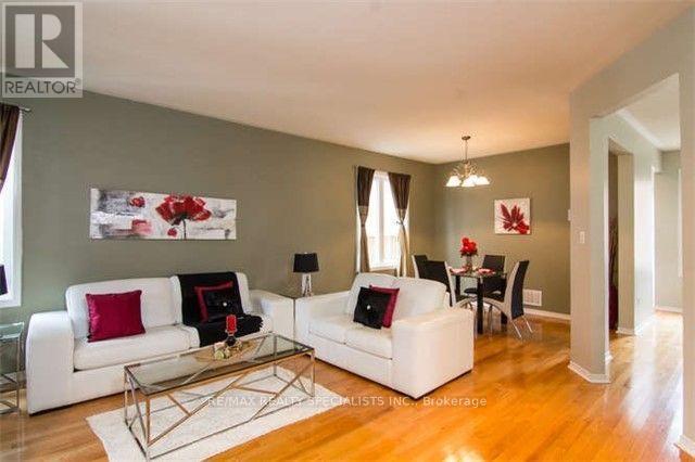 Main & 2nd - 10 Treepark Street, Brampton, Ontario L6R 1T3 - Photo 2 - W13664636