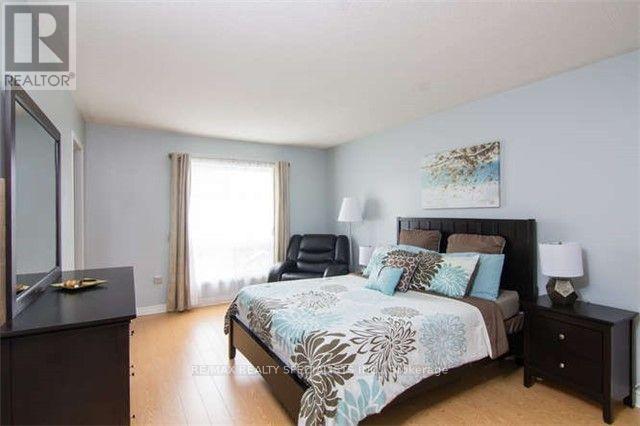 Main & 2nd - 10 Treepark Street, Brampton, Ontario L6R 1T3 - Photo 9 - W13664636