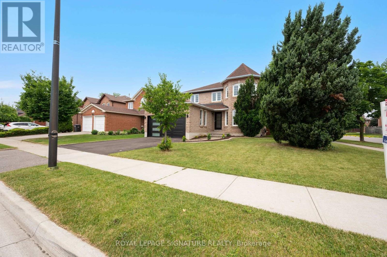 68 Blackwell Place, Brampton, Ontario  L6W 4L6 - Photo 3 - W13664638