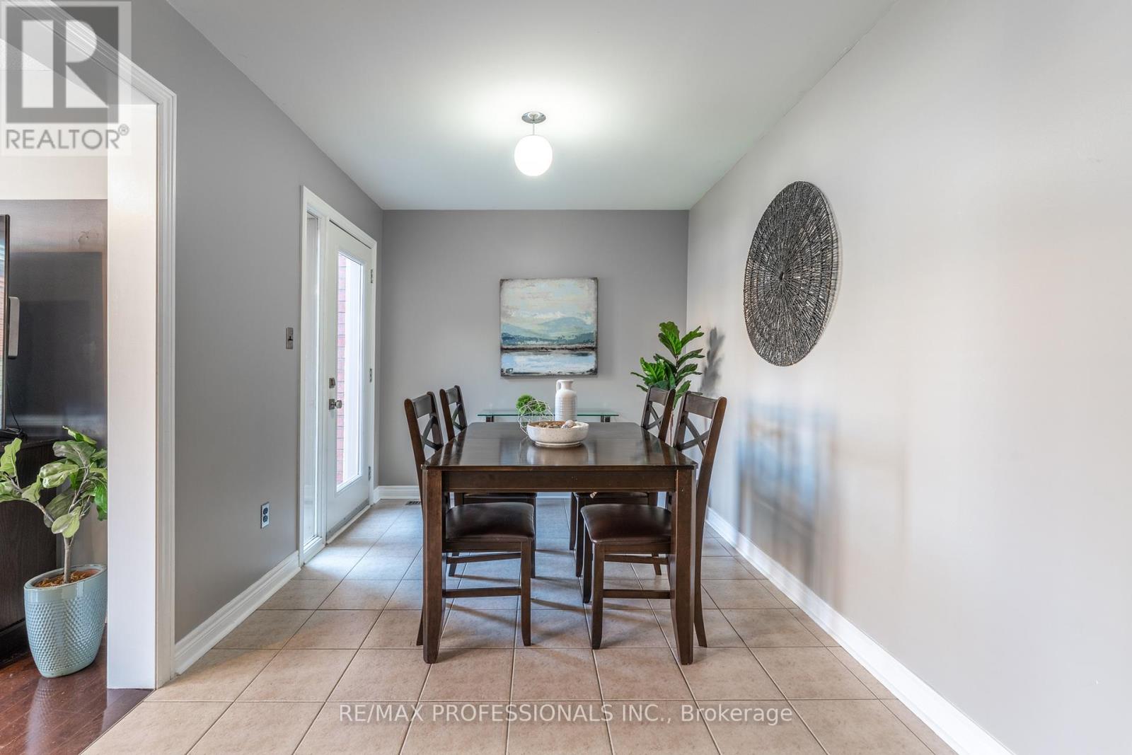 153 Weston Drive, Milton, Ontario  L9T 0V6 - Photo 8 - W13664644