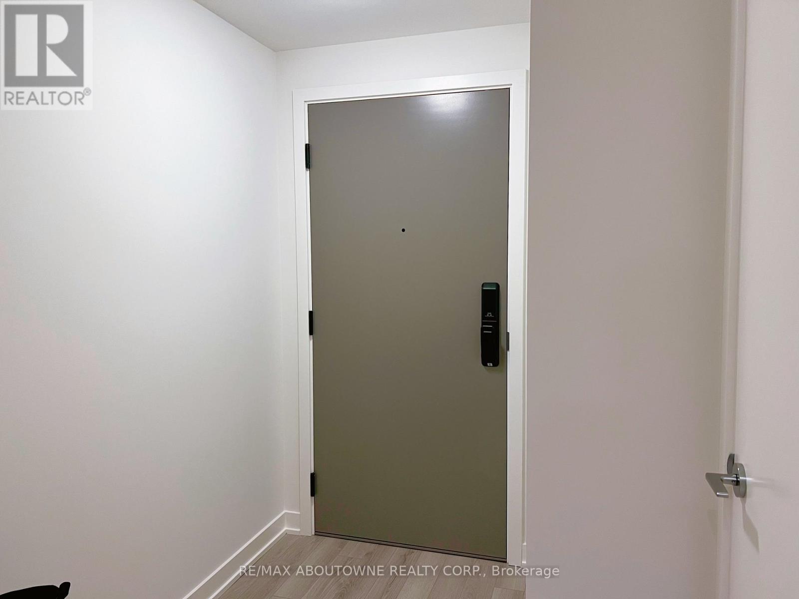 1405 - 3079 Trafalgar Road, Oakville, Ontario  L6H 8C5 - Photo 2 - W13664652