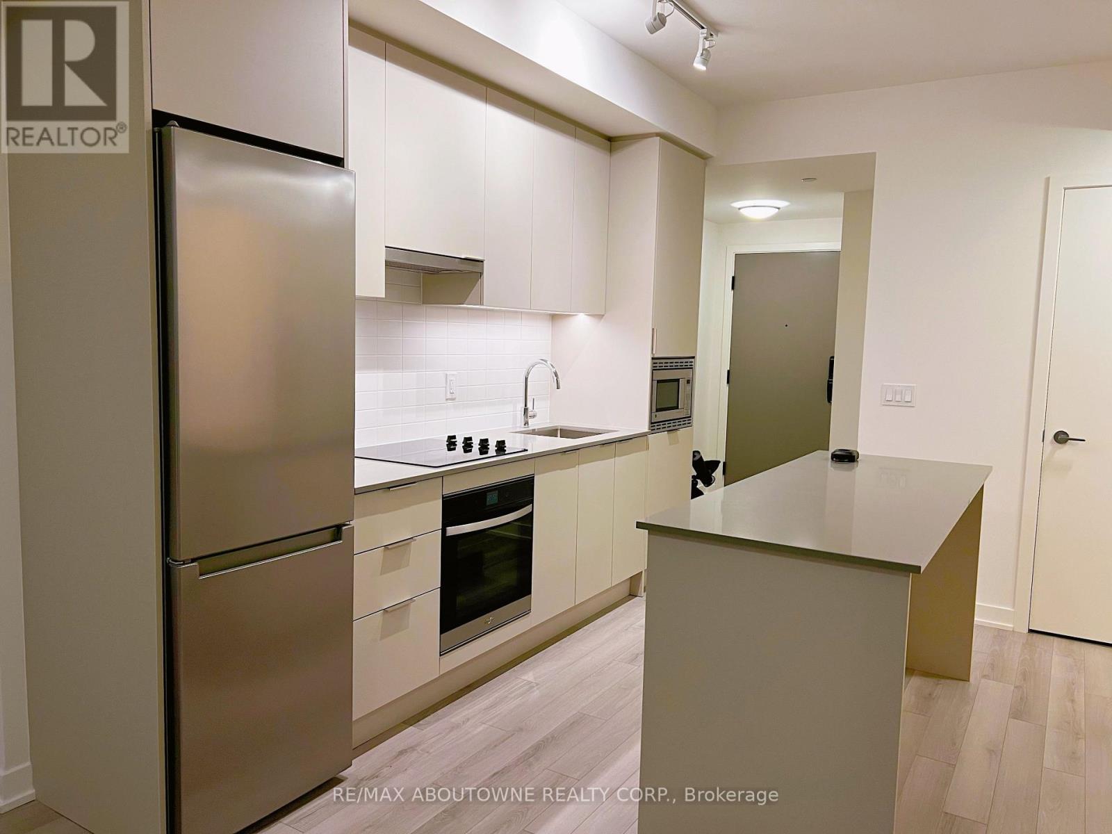 1405 - 3079 Trafalgar Road, Oakville, Ontario  L6H 8C5 - Photo 4 - W13664652