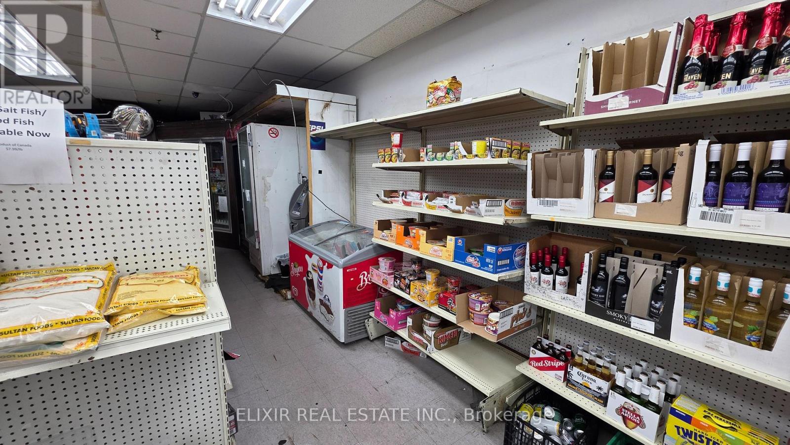 4- 2468 Eglinton Avenue W, Toronto, Ontario  M6M 5E2 - Photo 13 - W13664658