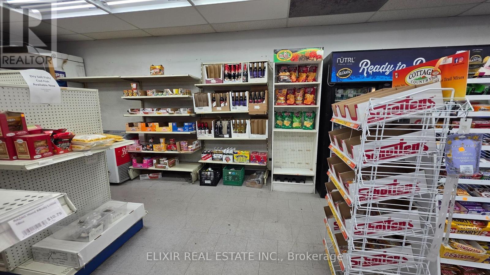 4- 2468 Eglinton Avenue W, Toronto, Ontario  M6M 5E2 - Photo 19 - W13664658
