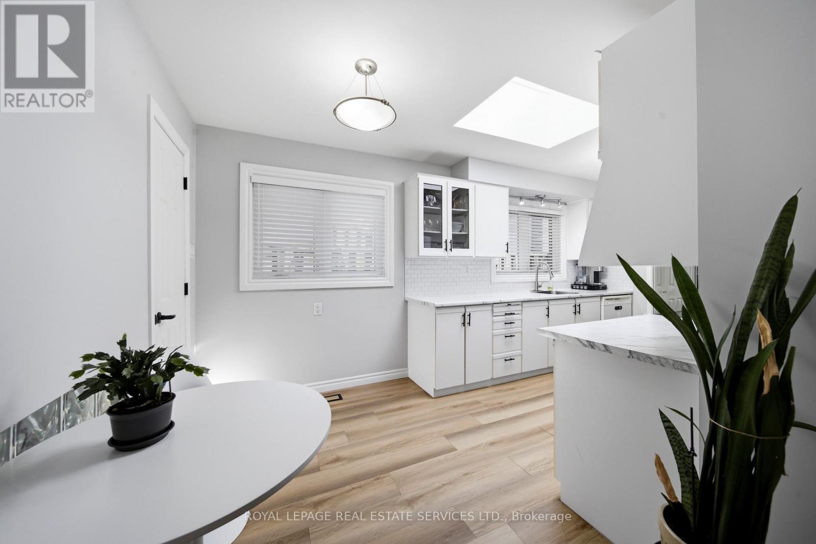 127 Redgrave Drive, Toronto, Ontario  M9R 3V5 - Photo 8 - W13664692