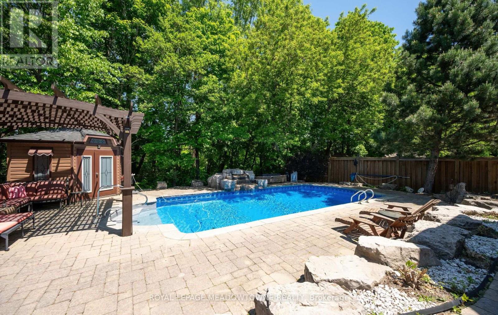 5 Mcnutt Street, Brampton, Ontario  L6Y 5S3 - Photo 2 - W13591936