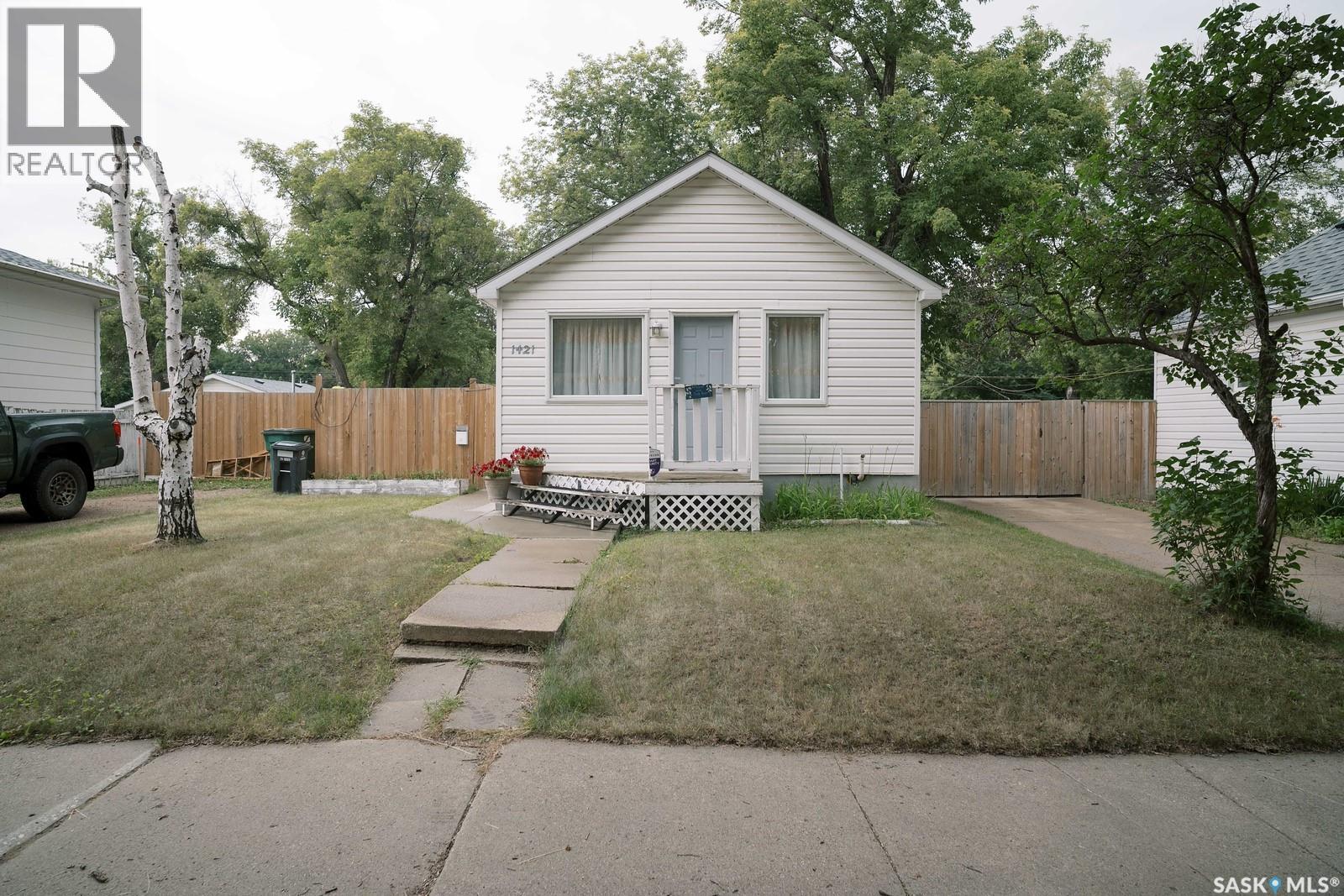 1421 H Avenue N, Saskatoon, Saskatchewan  S7L 2E5 - Photo 2 - SK045258