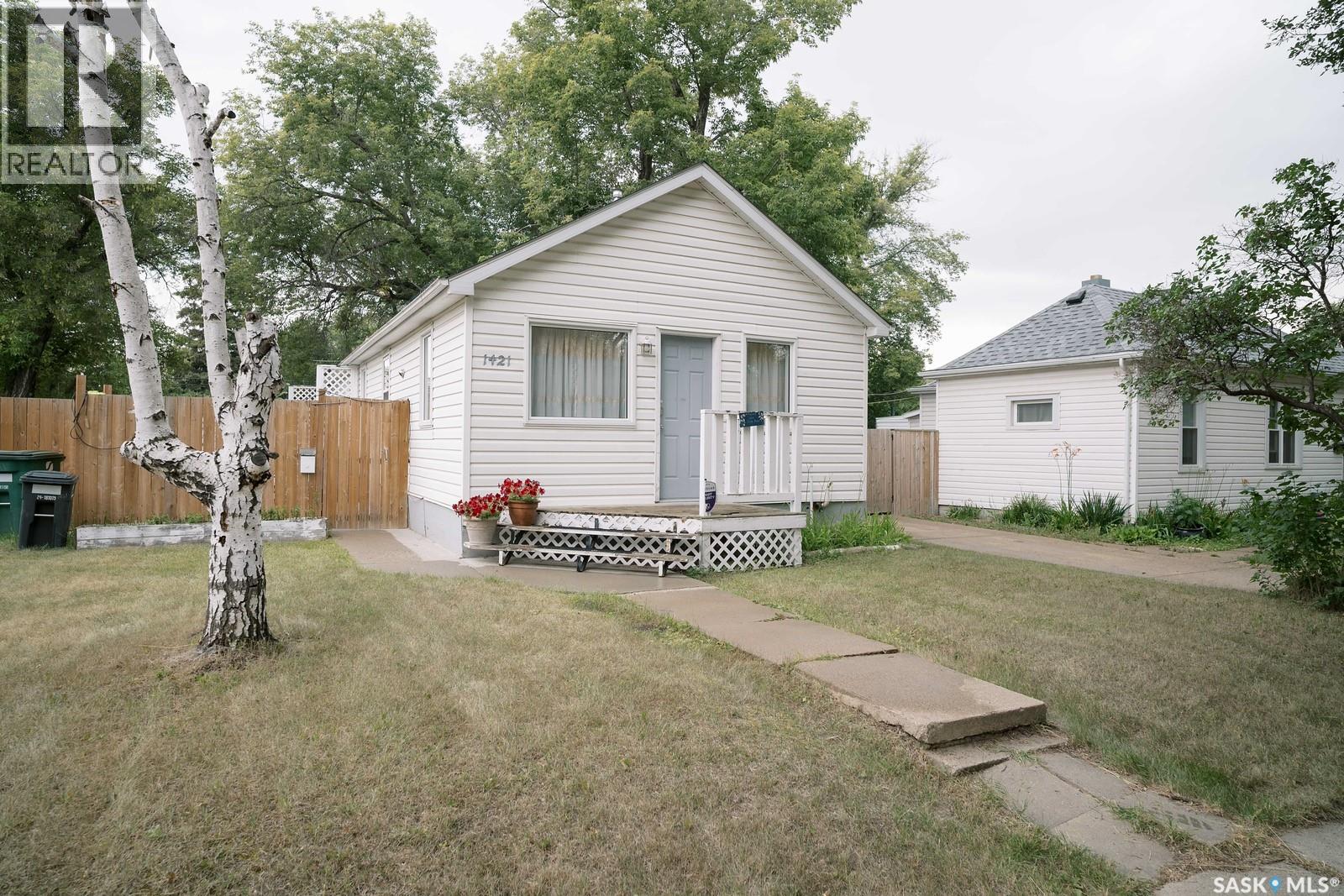 1421 H Avenue N, Saskatoon, Saskatchewan  S7L 2E5 - Photo 3 - SK045258