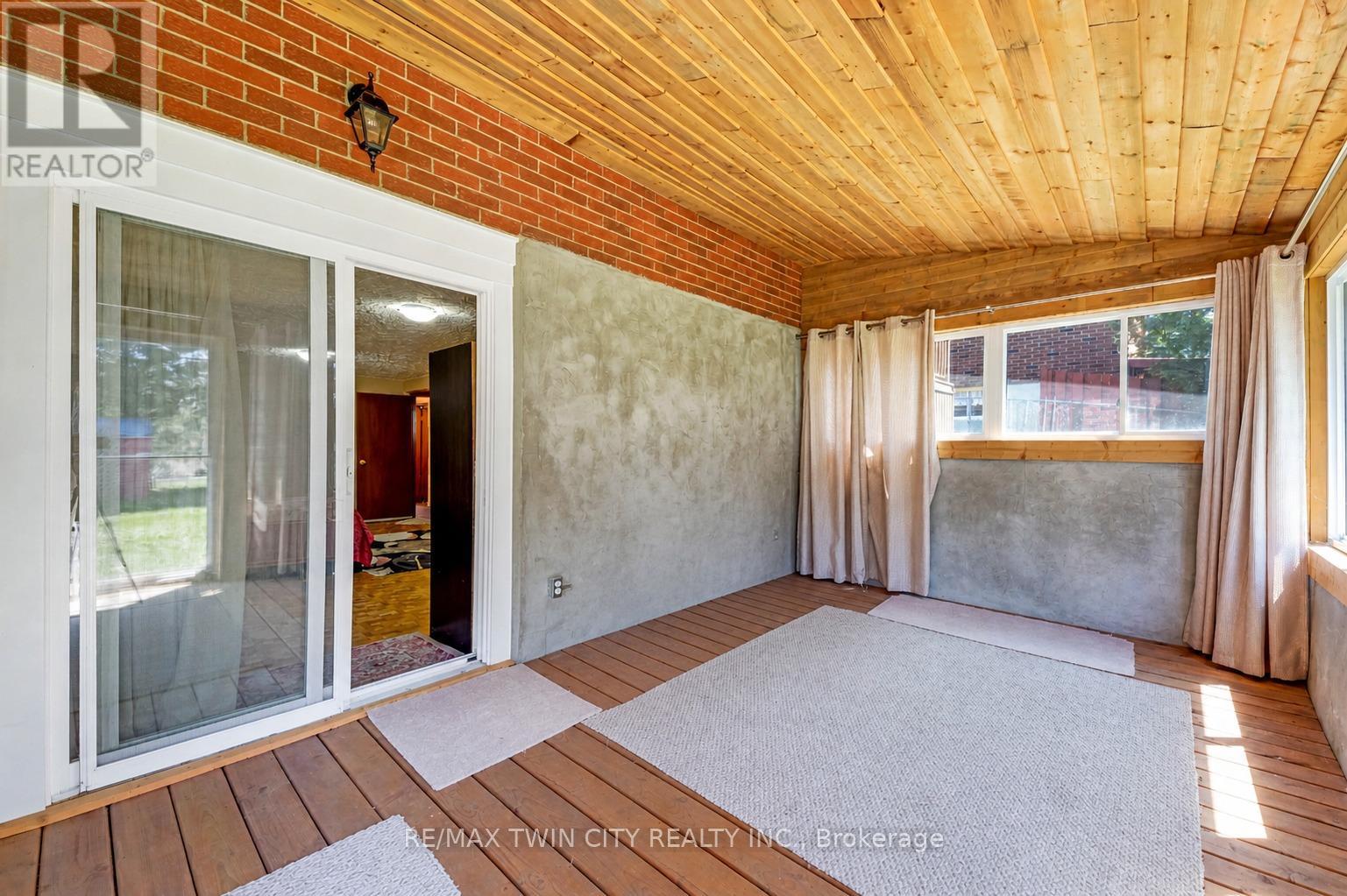 402 Lakeview Drive, Waterloo, Ontario  N2L 4Z6 - Photo 31 - X13664634
