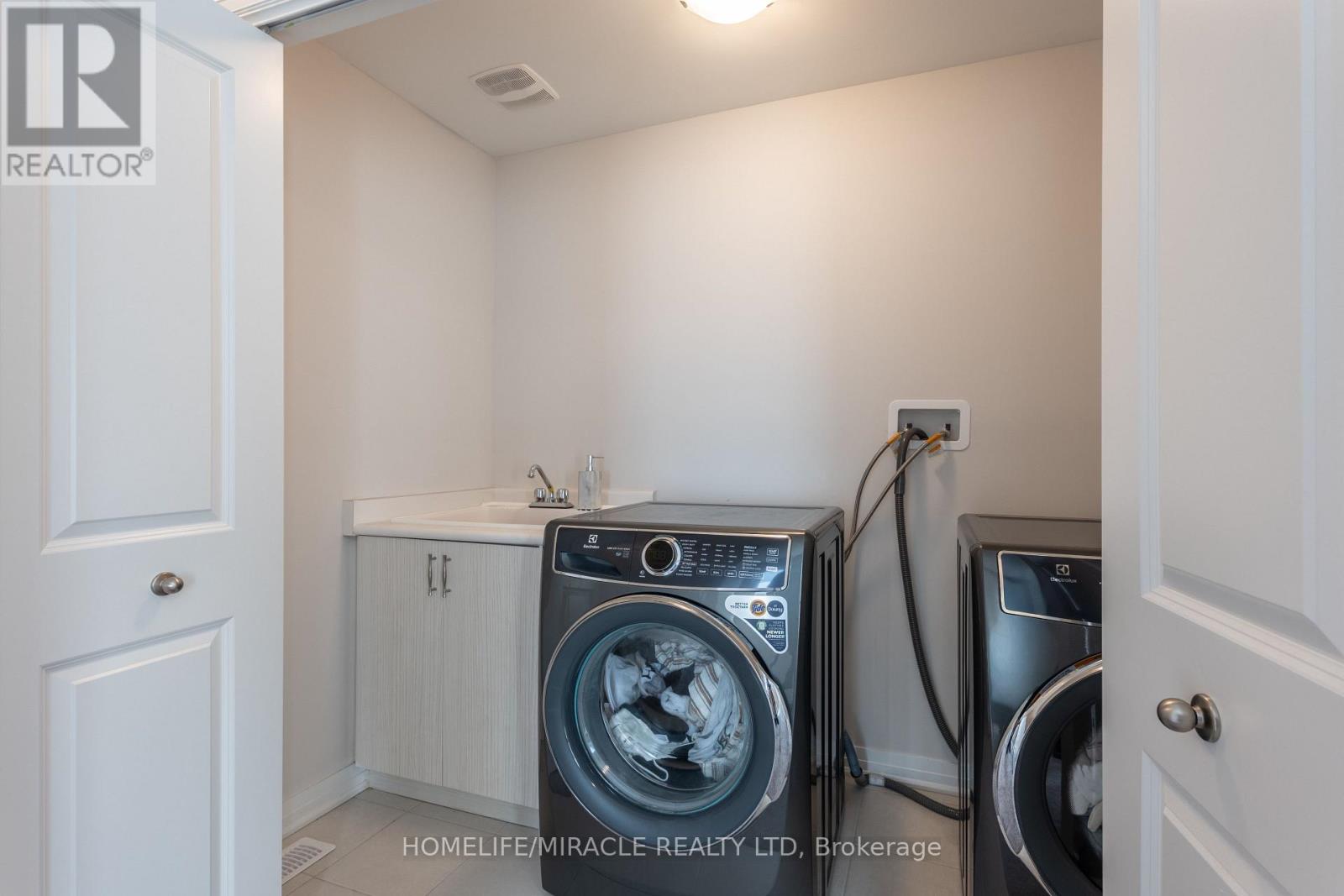 69 Mary Watson Street, North Dumfries, Ontario  N0B 1E0 - Photo 43 - X13664664