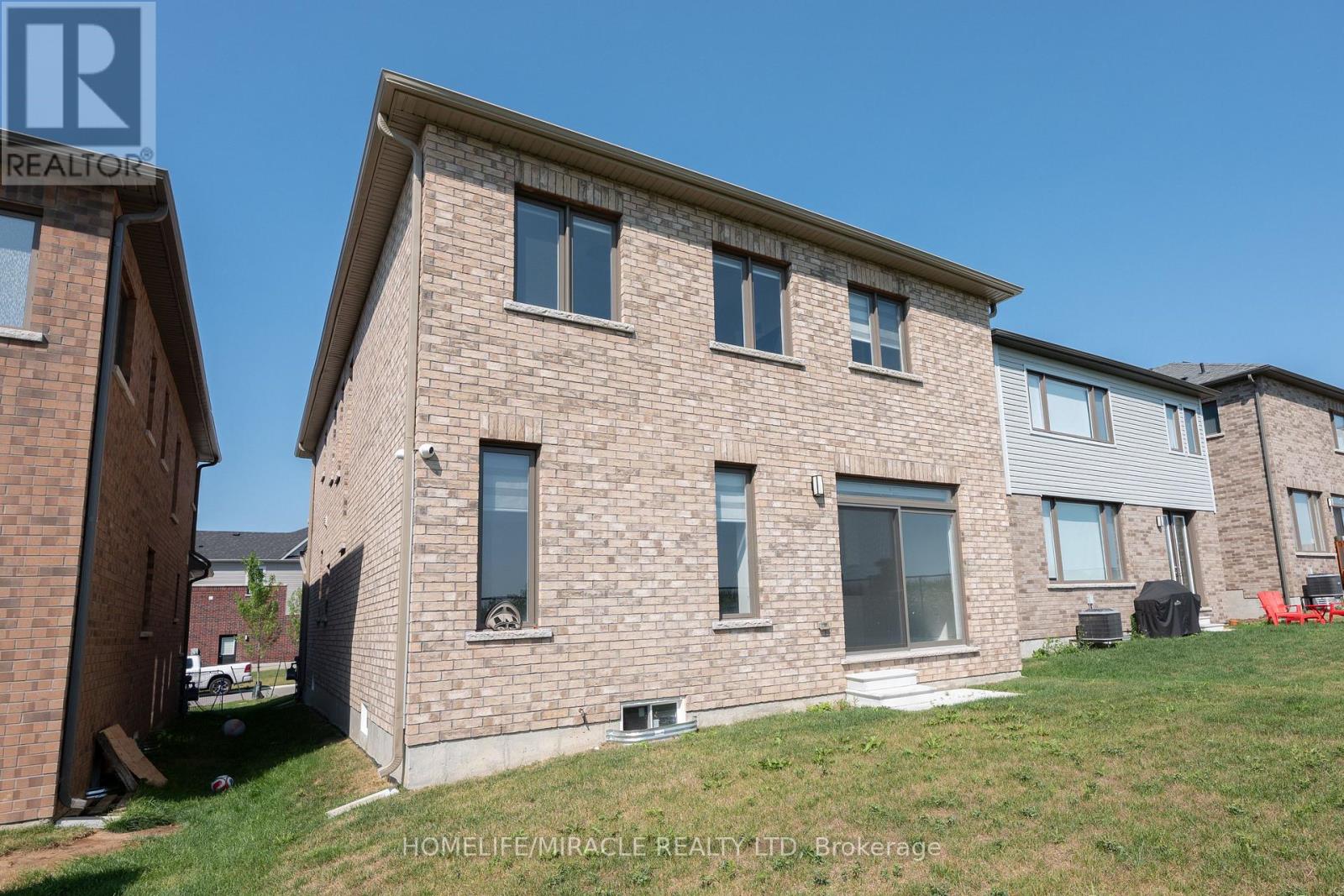 69 Mary Watson Street, North Dumfries, Ontario  N0B 1E0 - Photo 47 - X13664664