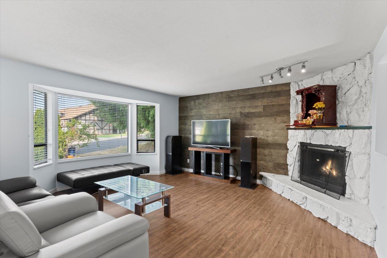 7976 Tanager Street, Mission, British Columbia  V2V 5K5 - Photo 4 - R3154717