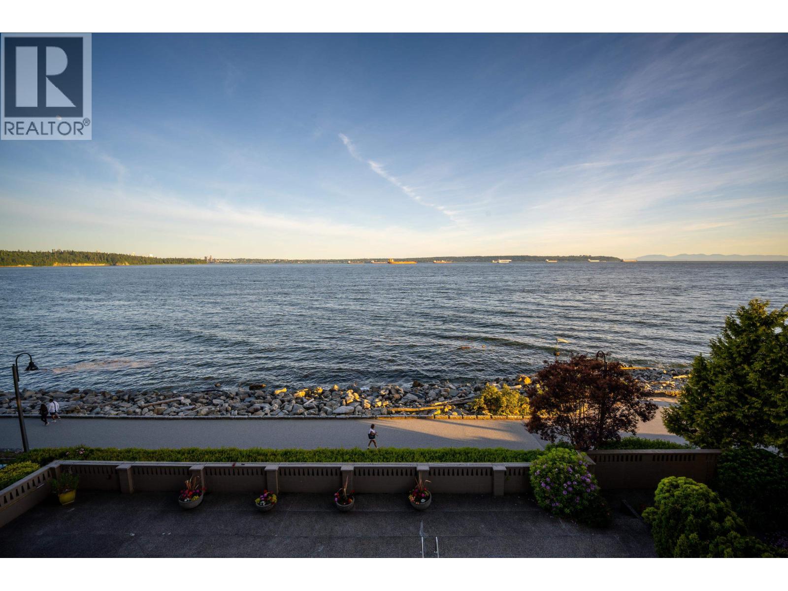 301 150 24th Street, West Vancouver, British Columbia V7V 4G8 - Photo 5 - R3130951