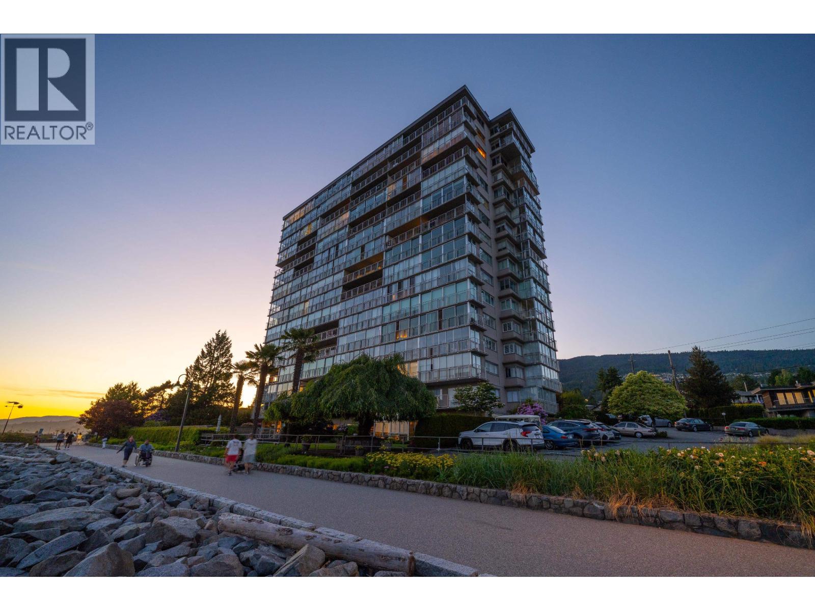 301 150 24th Street, West Vancouver, British Columbia V7V 4G8 - Photo 4 - R3130951