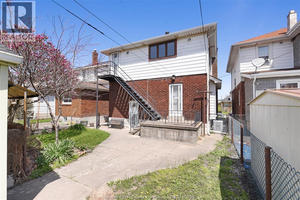 1069 Marentette Avenue Unit# Upper, Windsor, Ontario  N9A 2A4 - Photo 5 - 26010156