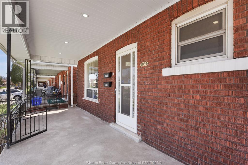 1069 Marentette Avenue Unit# Upper, Windsor, Ontario  N9A 2A4 - Photo 4 - 26010156