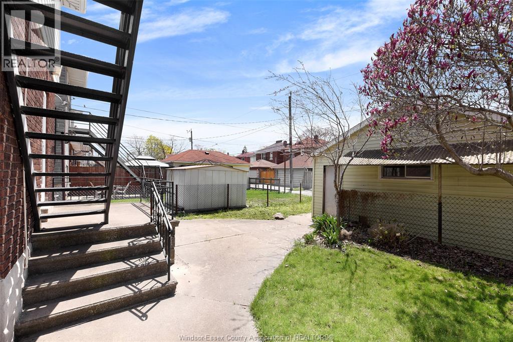 1069 Marentette Avenue Unit# Upper, Windsor, Ontario  N9A 2A4 - Photo 6 - 26010156