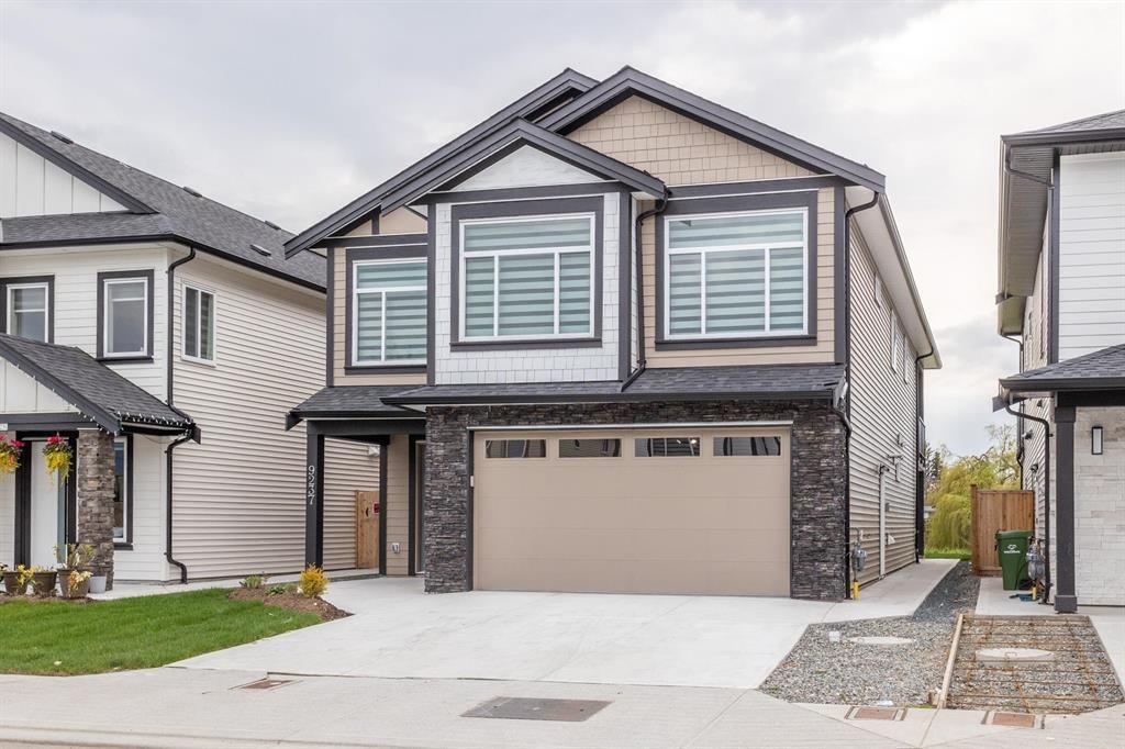 9237 Sitka Place, Chilliwack Proper East, Chilliwack, British Columbia  V2P 8B6 - Photo 2 - R3154986