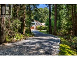 1484 HENDERSON AVENUE, Roberts Creek, British Columbia