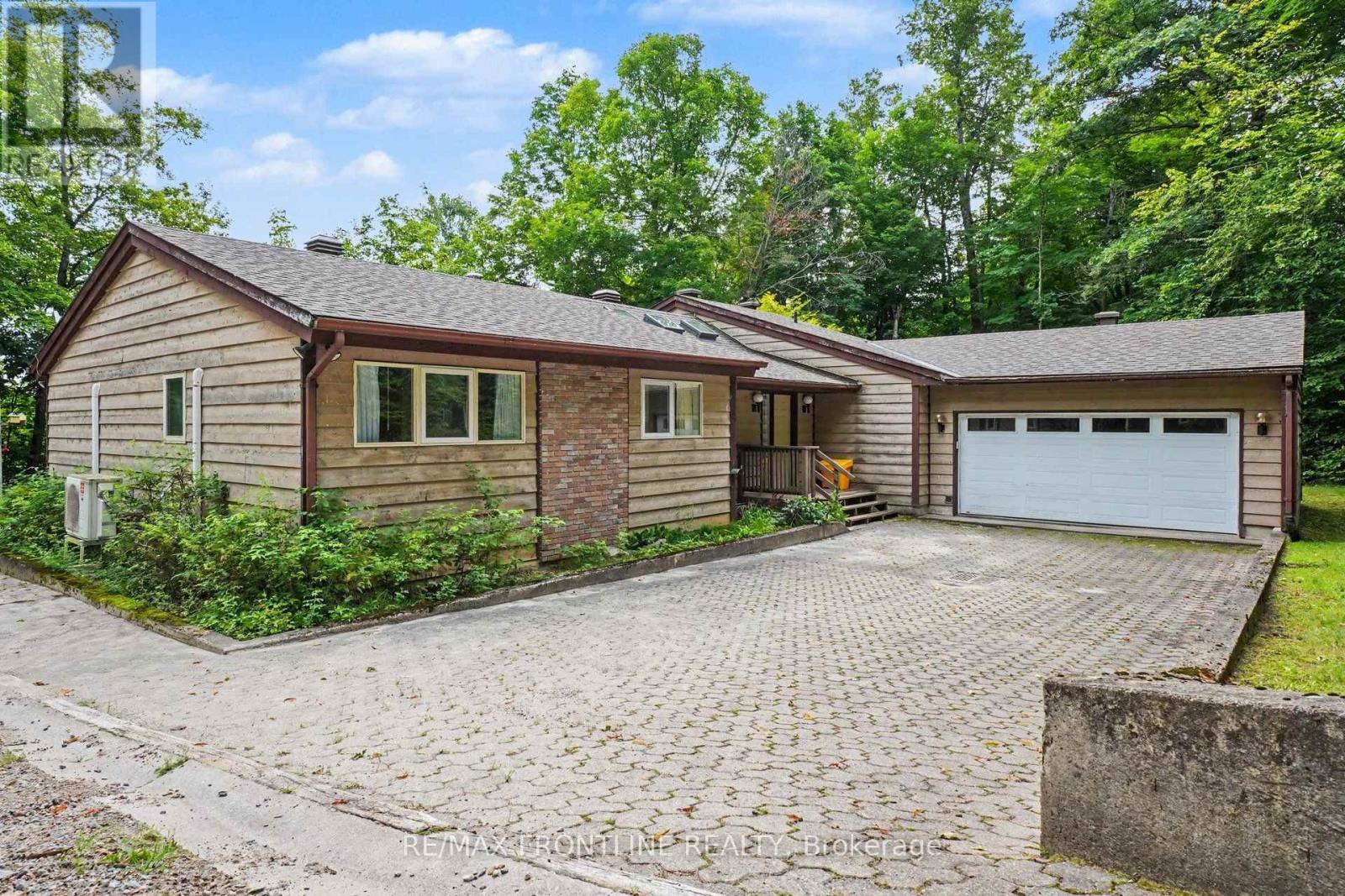 178 Burke Lane, Tay Valley, Ontario