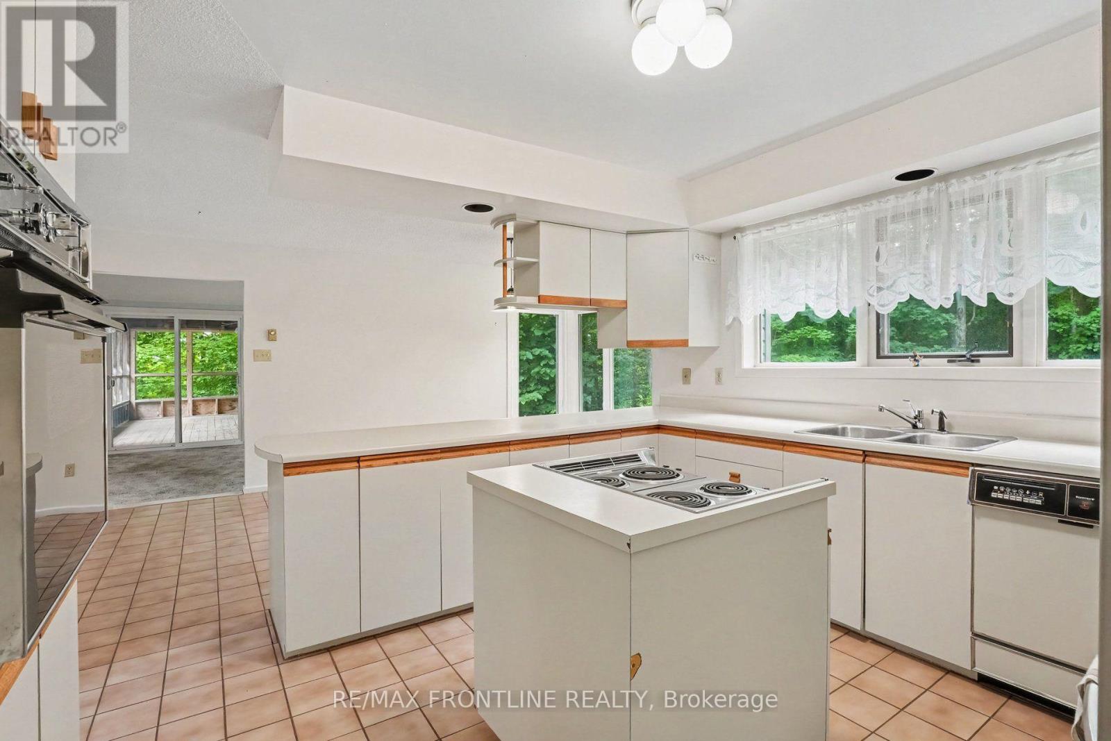 178 Burke Lane, Tay Valley, Ontario  K0H 2B0 - Photo 12 - X13664714